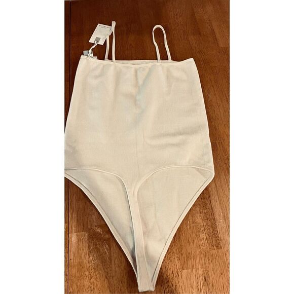 Good American Seamless Skinny Strap BodySuit Bone001 SZ 5/6 NEW - Picture 9 of 9